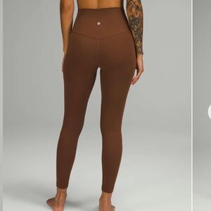 Lululemon Align High-Rise Pant 25"
Roasted Brown size 10